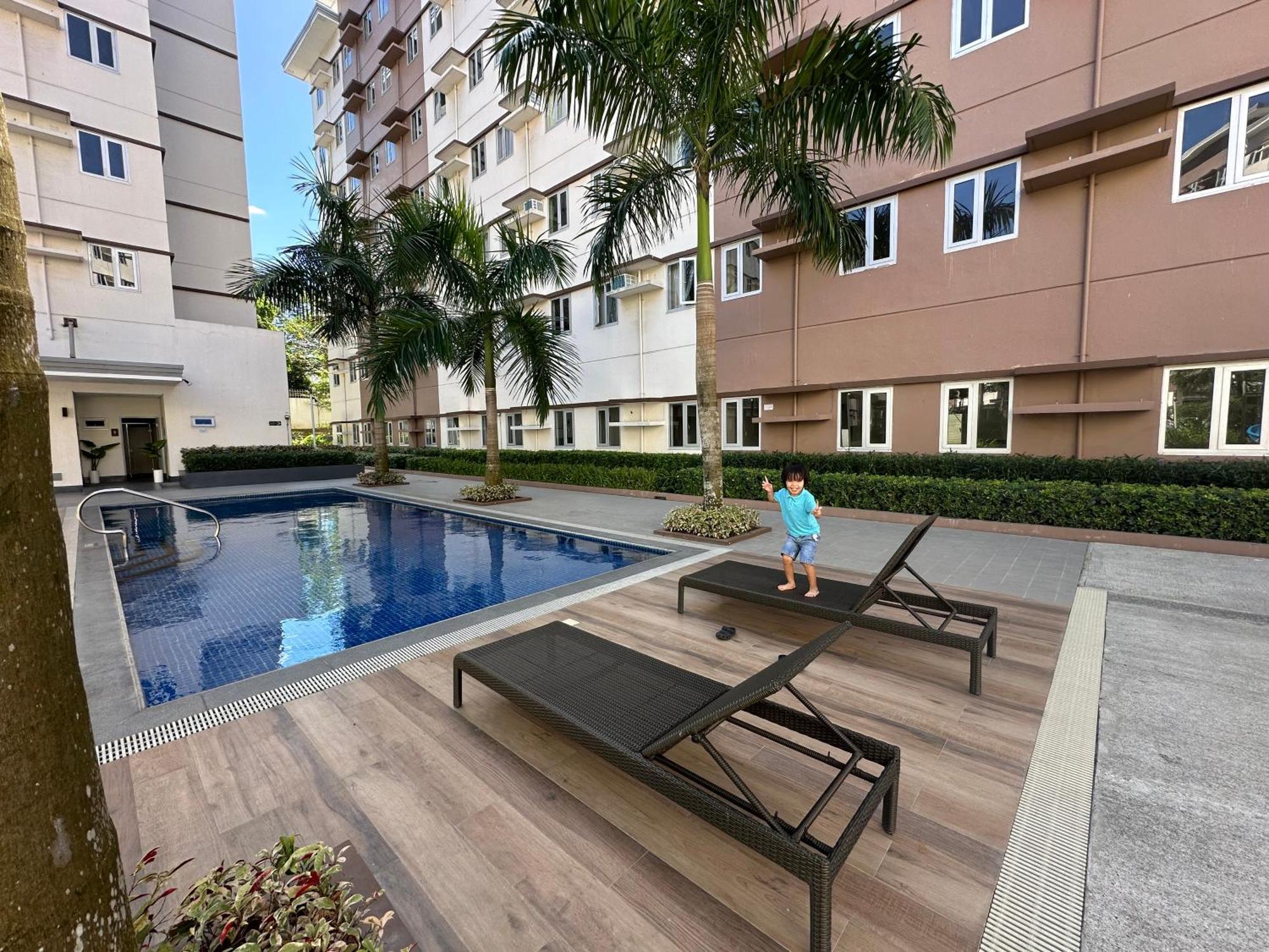 Trece Martires Starlight Suites מראה חיצוני תמונה