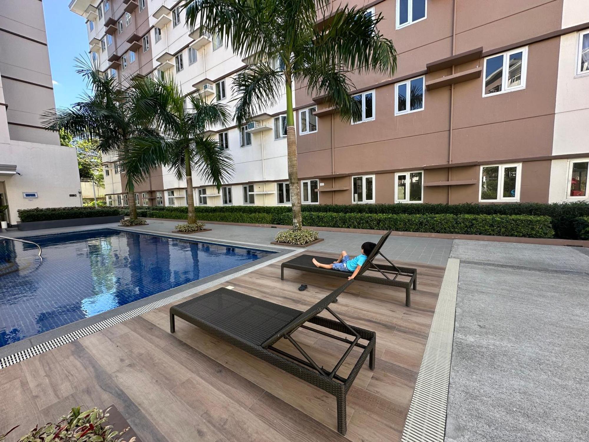 Trece Martires Starlight Suites מראה חיצוני תמונה
