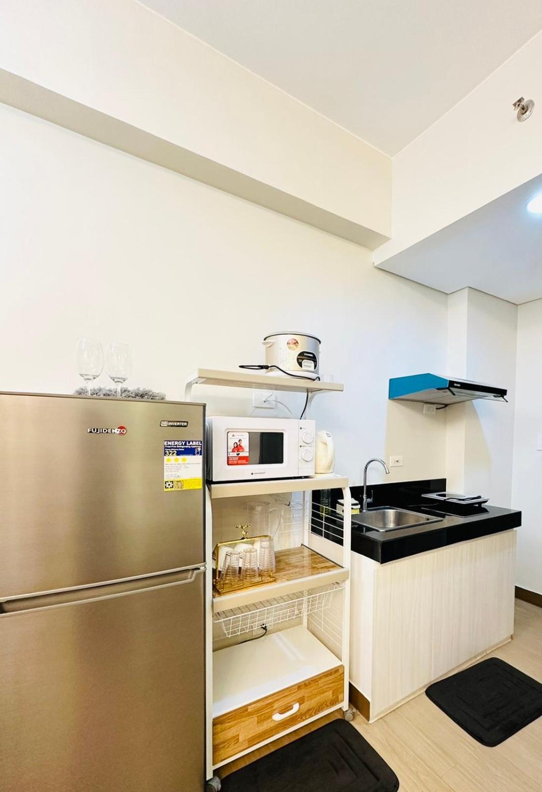 Trece Martires Starlight Suites מראה חיצוני תמונה
