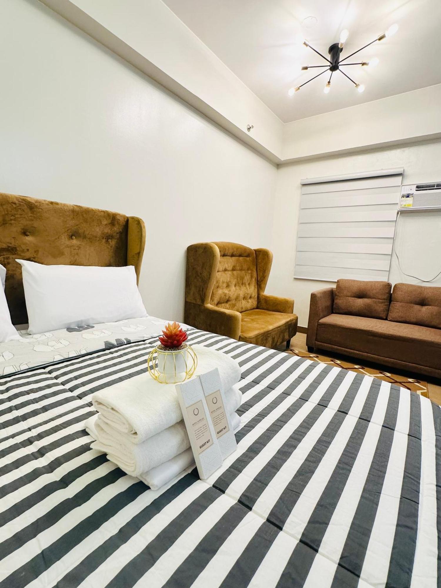 Trece Martires Starlight Suites מראה חיצוני תמונה